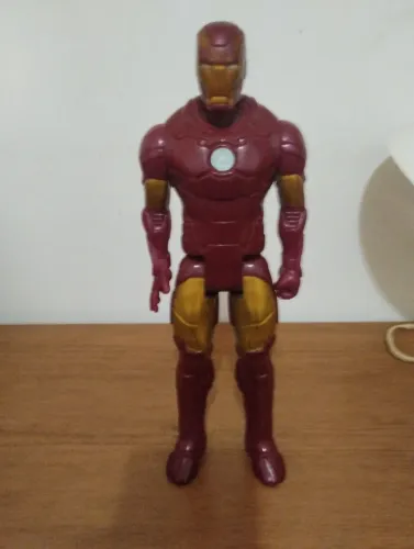 Bonecos Marvel usados