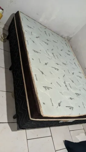 Cama Box Casal com Colchão Semi Novo - Usado Apenas 1 Mês