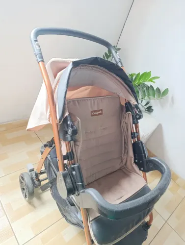 Carrinho de bebê da Burigotto 
