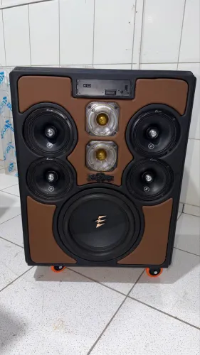 Caixa de som residencial sub 900 RMS