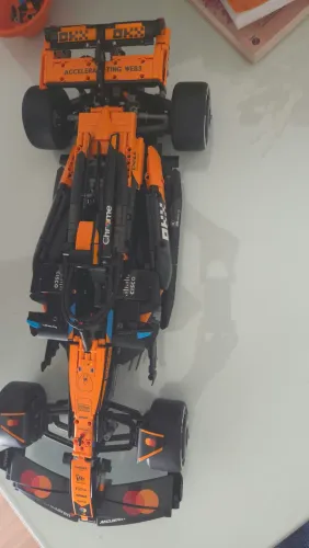 Carro McLaren F1 Escala 1:8 (61cm) - Peça Decorativa Exclusiva / Montado