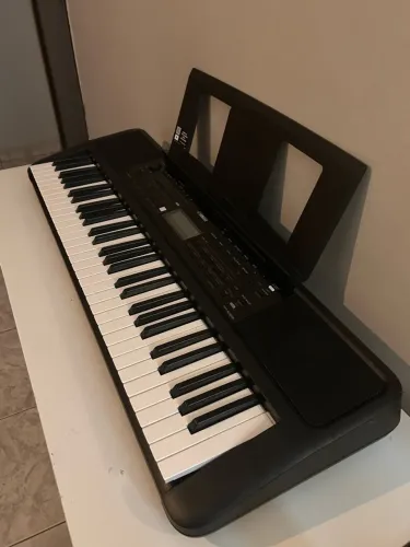 Teclado Yamaha PSR-E383 61 teclas sensitivas