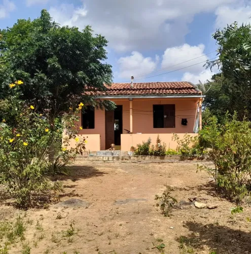 OPORTUNIDADE! CASA COM TERRENO AMPLO À VENDA