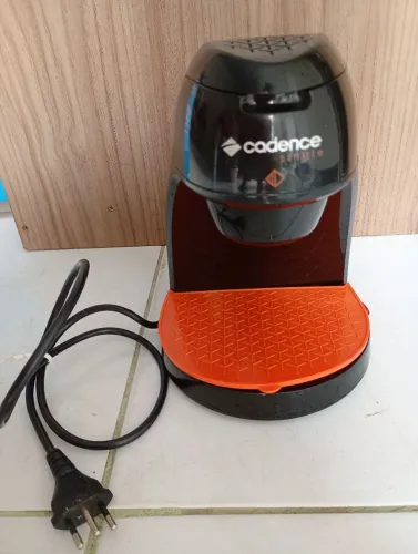 Cafeteira Marca Cadence Single
