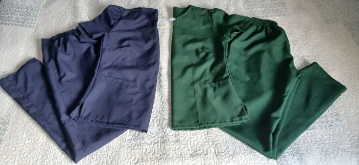 Scrubs M ? ? (os dois conjuntos por 140 reais)