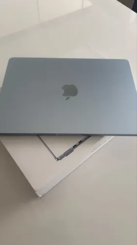MacBook Air M4 - 256Gb / 16 Gb RAM - 1 mês de uso Completo 