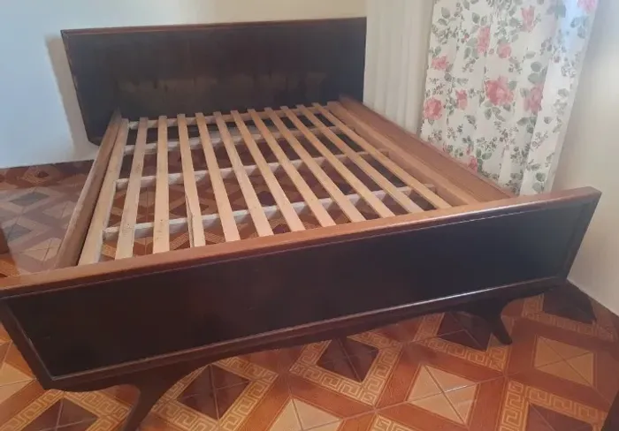 Cama de casal antiga anos 60-70 em madeira de lei jacarandá antiguidade