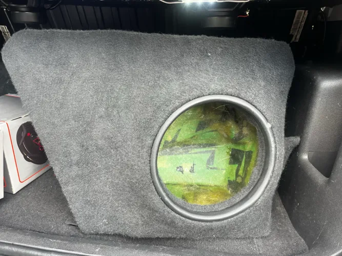 Box de fibra carbono feito sobe medida para corsa hatch Maxx