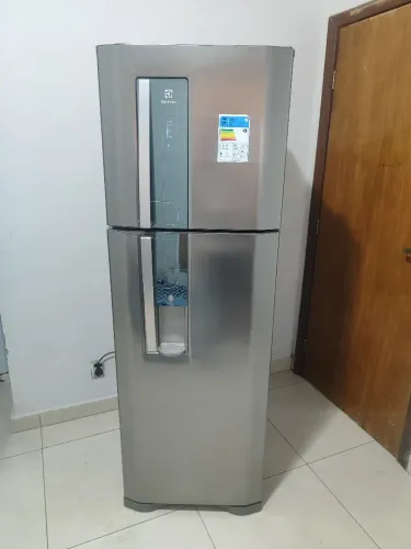 Geladeira Electrolux inox Frost Free -tudo funcionando
