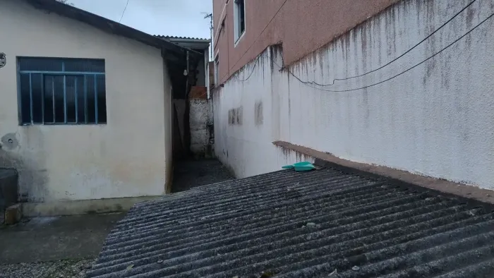 Alugo casa