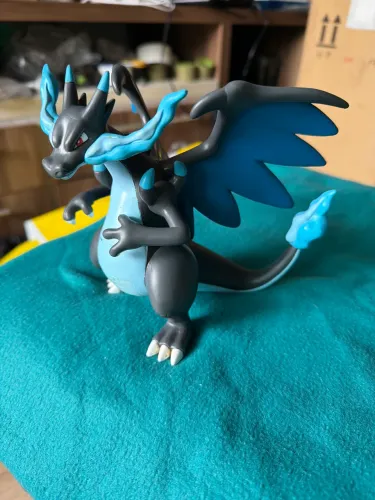 IMPORTADO DO JAPÃO!!! Figura do Charizard Mega X que faz sons (precisa trocar a bateria)