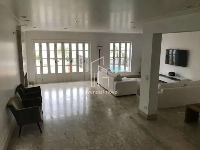Lindo Sobrado à Venda com Terreno de 420 m², 3 Suítes e Amplo Quintal ? Conforto e Espaço 