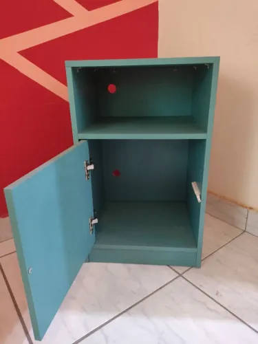 Mesa de Cabeceira Turquesa com Porta e Nicho