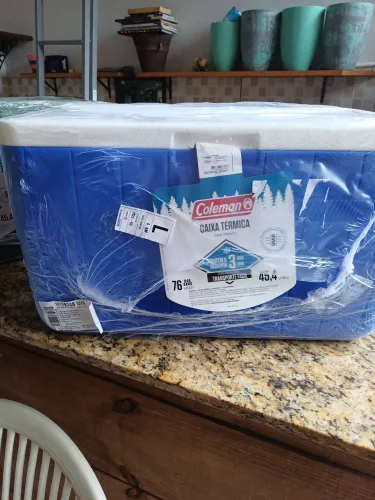 CAIXA TERMICA COLEMAN 45,4 LITROS COR AZUL NOVA 