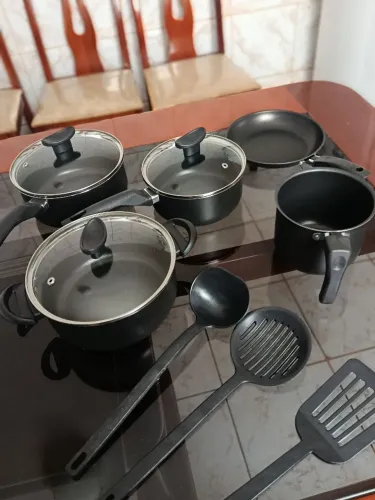 Conjunto de Panelas + Utensílios - 11 Peças