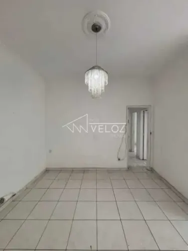Apartamento : / Residencial / Laranjeiras