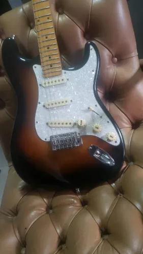 Tagima Stratocaster --> Fabricada em Junho de 2000