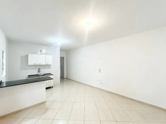 Apartamento de 1 Dormitório para Locação em Barreiros - São José/SC