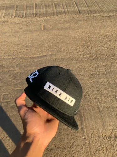 Boné Nike Air 92 True Snapback (Código de referência da linha: 803720-010)