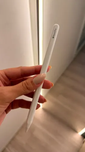 Apple Pencil Pro - Nova, sem uso