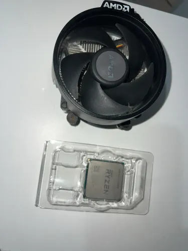 Processador Ryzen 3 3200G com placa de video Integrada VEGA