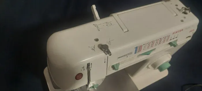 Máquina de Costura Singer Facilita Pro Super Nova