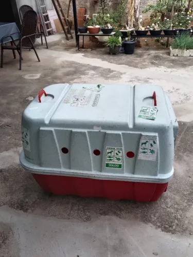 Vende-se , caixa transportadora de cachorro grande porte 