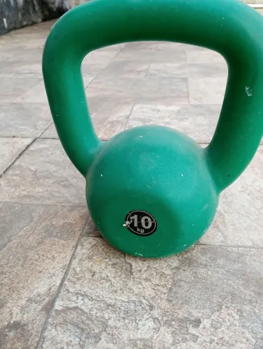 kettlebell 10kg emborrachado ótimo estado 