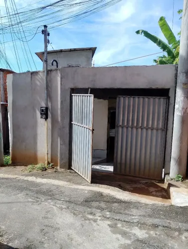 Vendo uma casa 