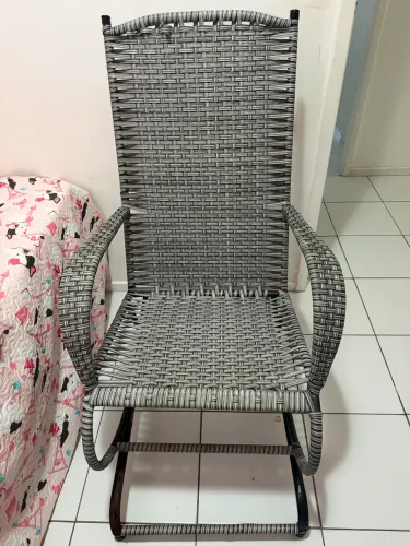 Cadeira de balanço excelente estado