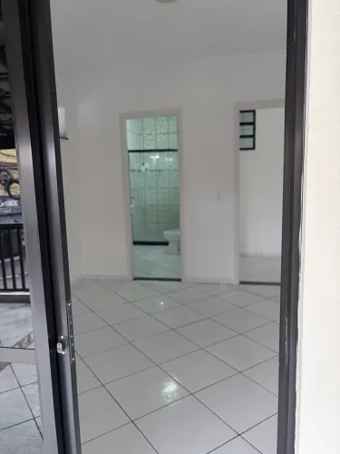 Alugo casa três quartos no Jardim caiçara