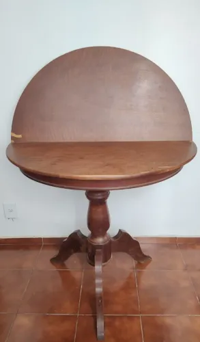 Mesa dobrável em madeira maciça com cadeiras