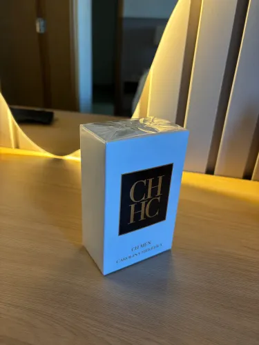 PERFUME À VENDA - CH MEN CAROLINA HERRERA 100ml ?