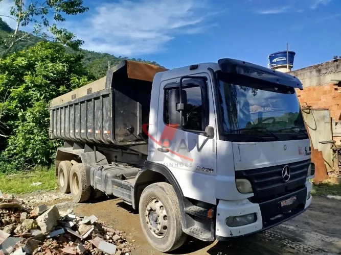 Mercedes Benz Atego 2428 2011 6x2 Caçamba 12m