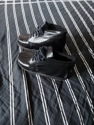 Bota de couro ortopédica nr 32