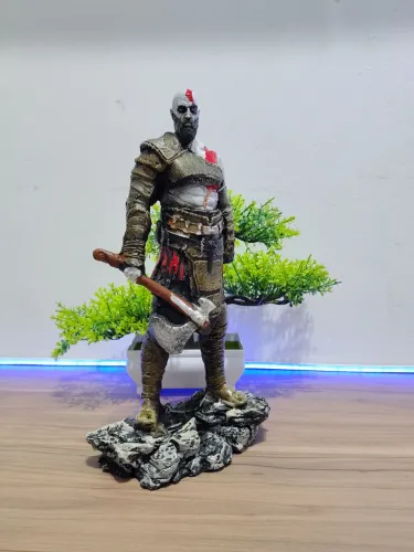 BONECO KRATOS RAGNAROK 25 CENTÍMETROS COLECIONAVEL EM RESINA