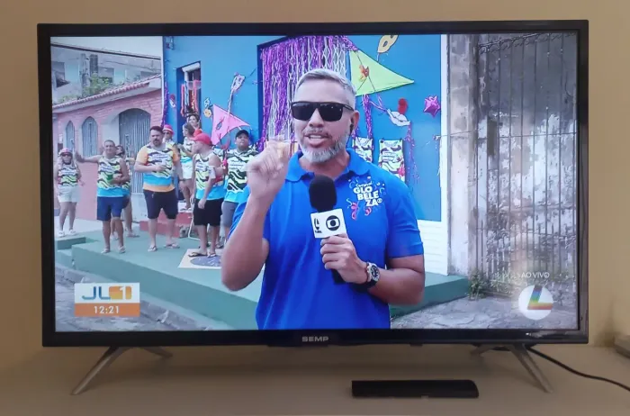 Vendo TV 32 SEMP funcionando normal, sem defeitos