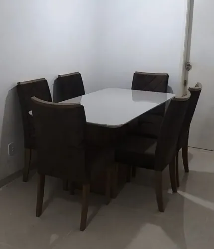Mesa de Jantar 6 Lugares com Tampo de Vidro + Cadeiras Estofadas