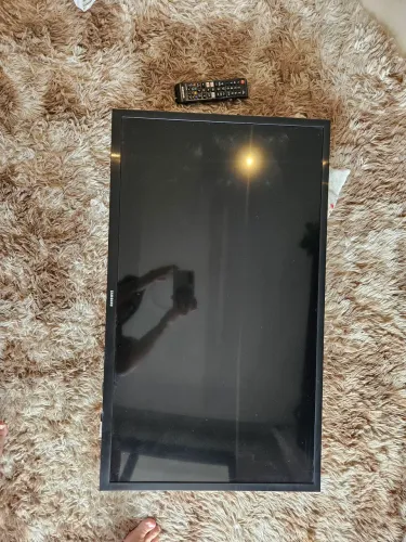 Tv 32' com suporte articulável