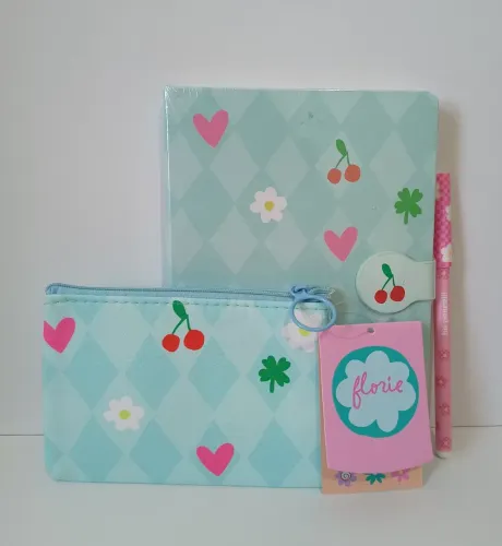 Kit Florie Caderno Azul Claro Bolsinha Cereja e Caneta Rosa com Flor