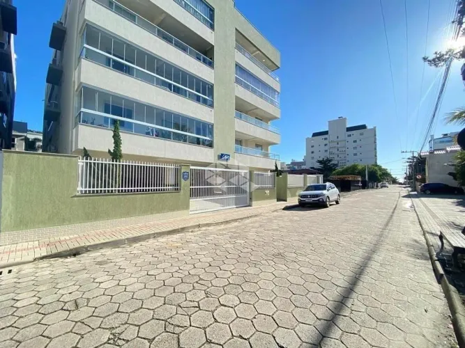 Venda de apartamento na praia de Bombas, Bombinhas SC