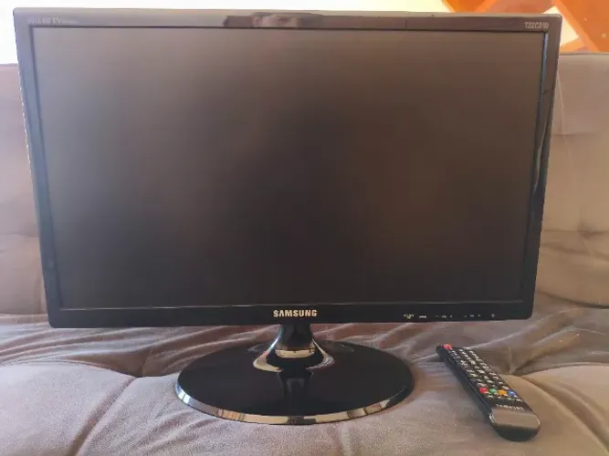 TV/Monitor Samsung 22" Full HD modelo T22C310LB com controle remoto