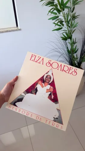 Disco de vinil LP Elza Soares - Senhora da Terra - Noize + revista