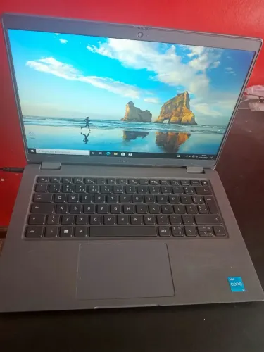 Notebook Dell Latitude 3440 Intel Core I3 12th, 8GB RAM, 256GB, estado de novo.