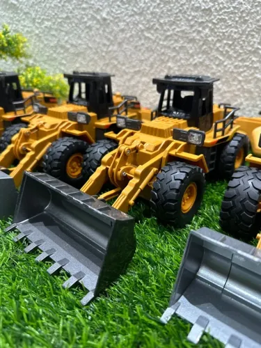 Tratores de Controle Remoto RC Funcionais