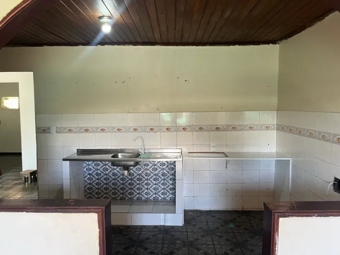 Casa para Alugar no Conjunto Castanheiras | 2 Quartos | Garagem para 3 Carros 