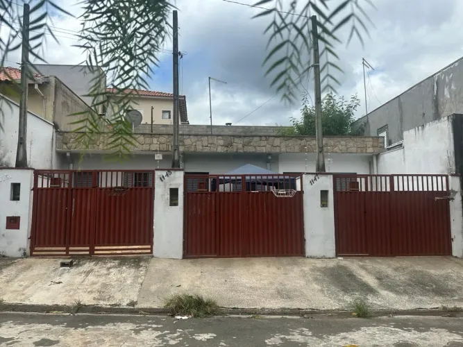 Vende 3 quitinetes sendo 1 quarto cozinha banheiro lavanderia 1 garagem pra um carro valor