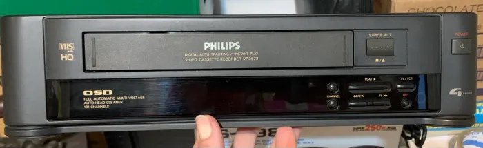 Vídeo cassete Phillips VR 3522