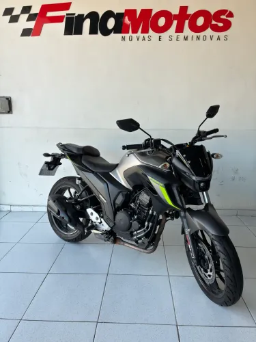 FZ 25 FinaMotos