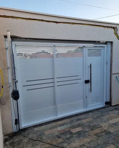 Portão Ripado em Alumínio Branco - Fachada Moderna Fortaleza